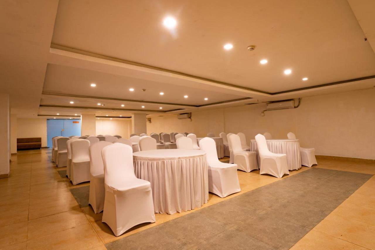 Zone Connect By The Park Parra Goa Hotel Anjuna Exterior photo
