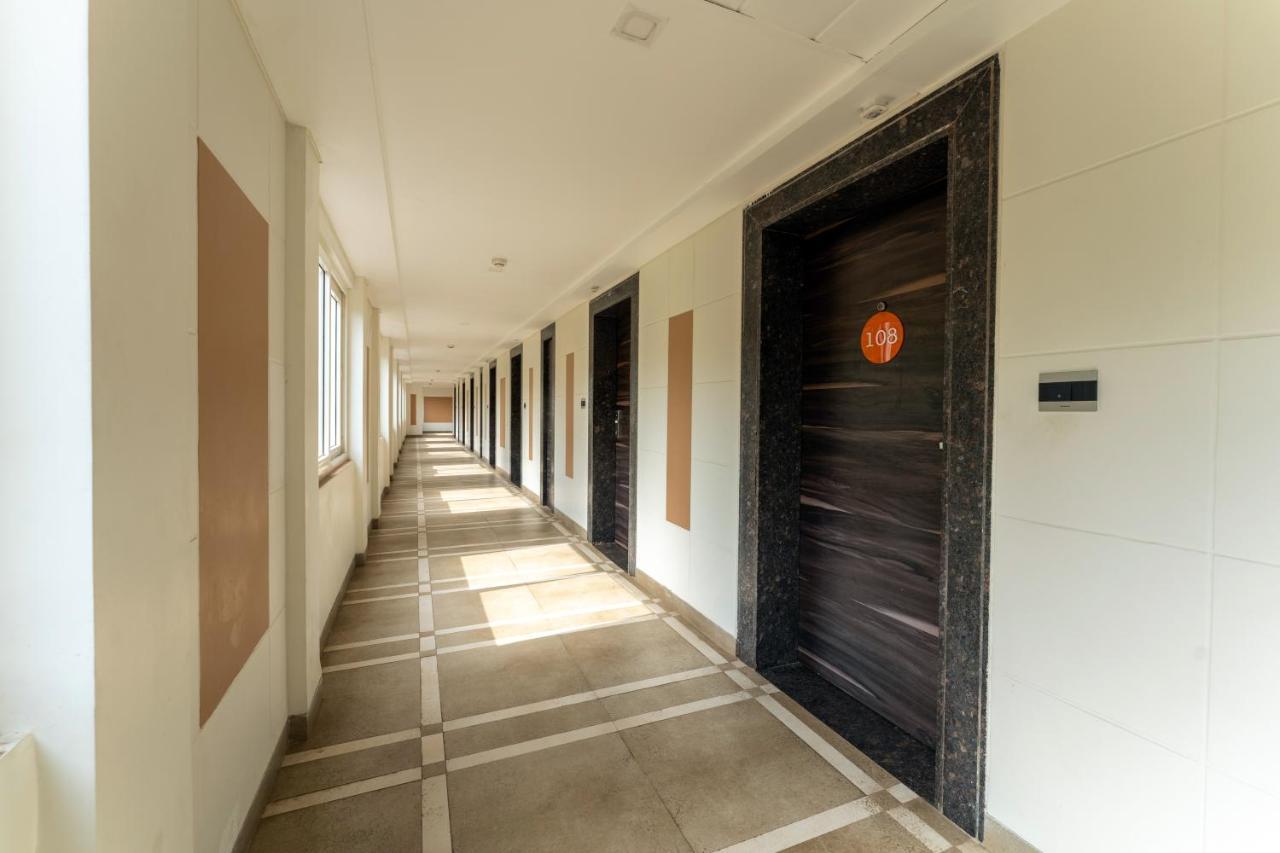 Zone Connect By The Park Parra Goa Hotel Anjuna Exterior photo