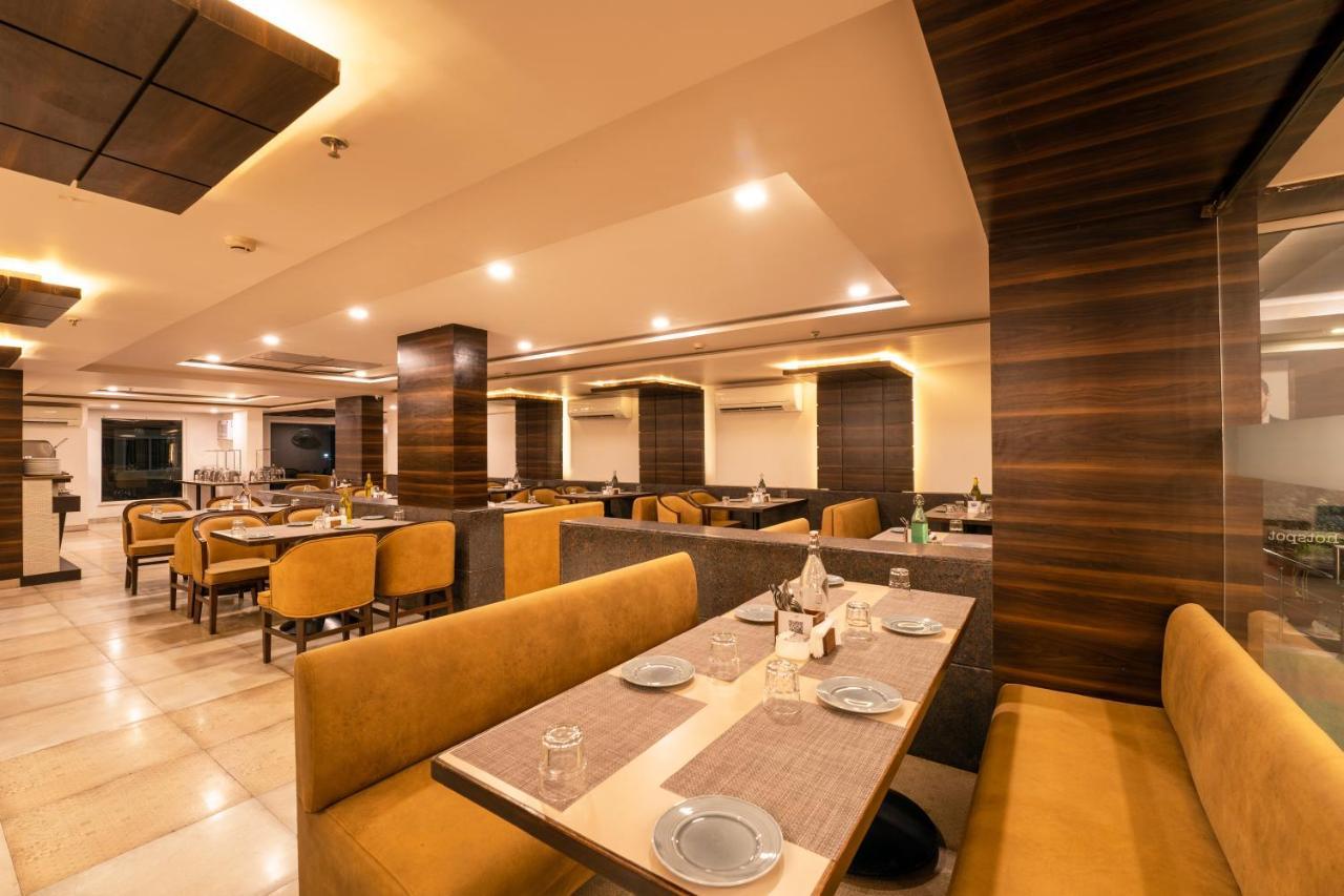 Zone Connect By The Park Parra Goa Hotel Anjuna Exterior photo