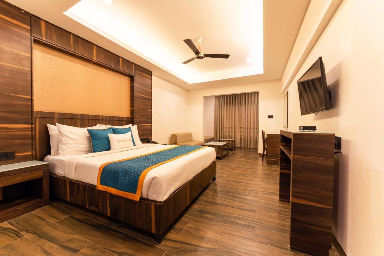 Zone Connect By The Park Parra Goa Hotel Anjuna Exterior photo