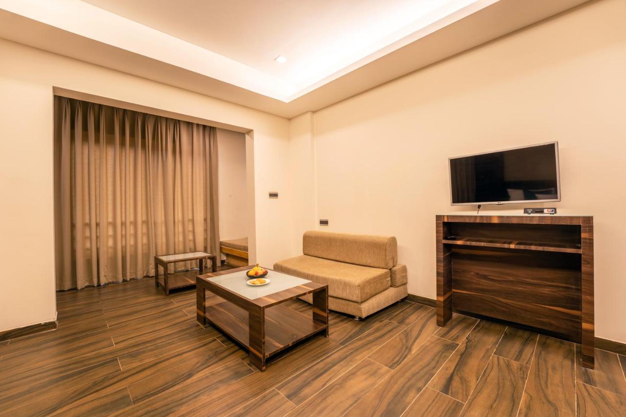 Zone Connect By The Park Parra Goa Hotel Anjuna Exterior photo