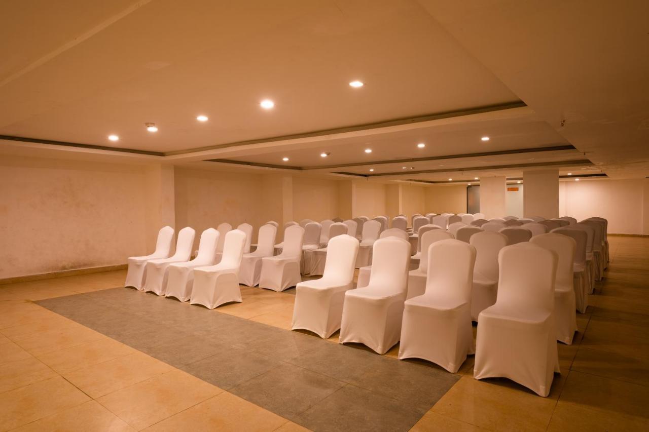 Zone Connect By The Park Parra Goa Hotel Anjuna Exterior photo