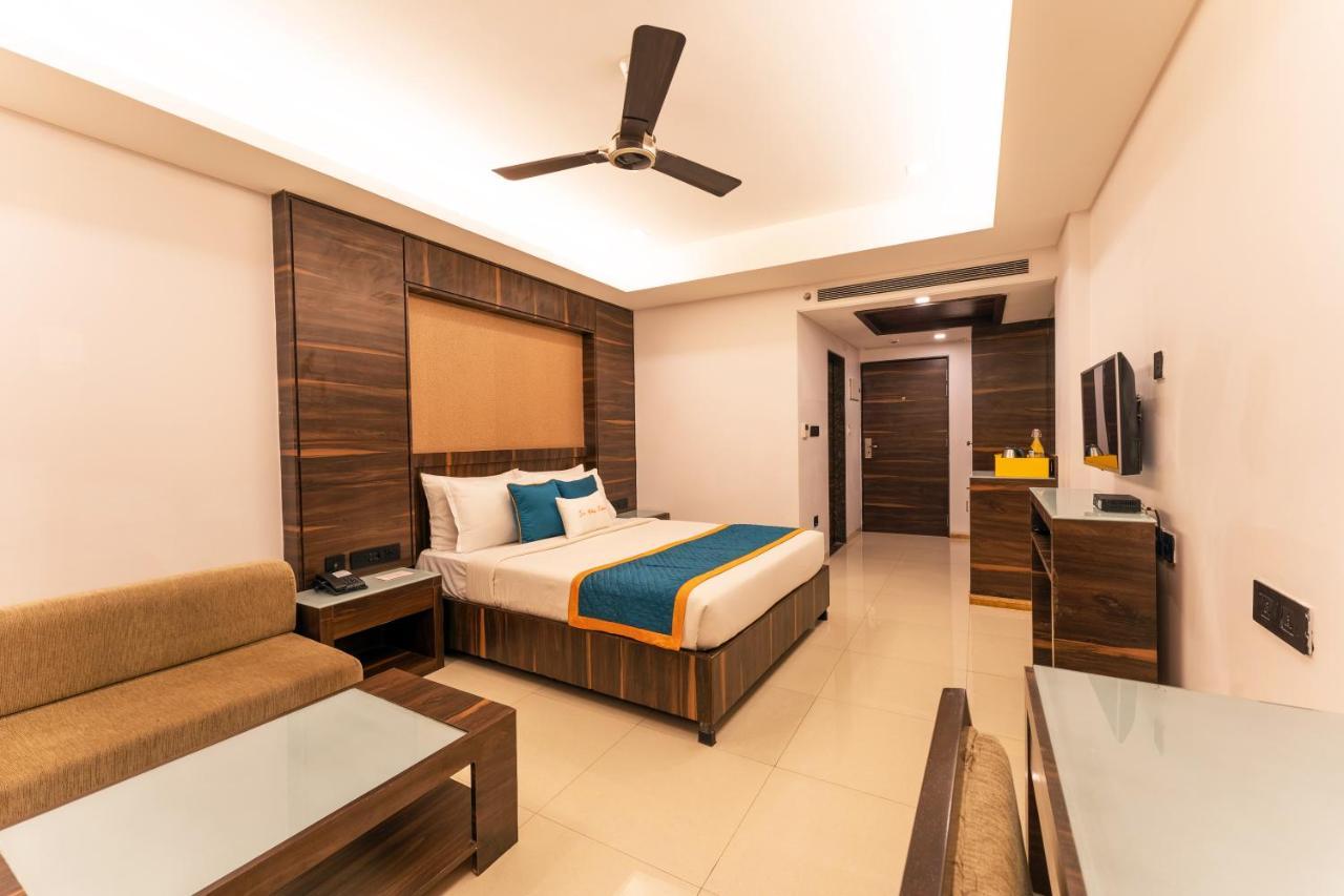 Zone Connect By The Park Parra Goa Hotel Anjuna Exterior photo