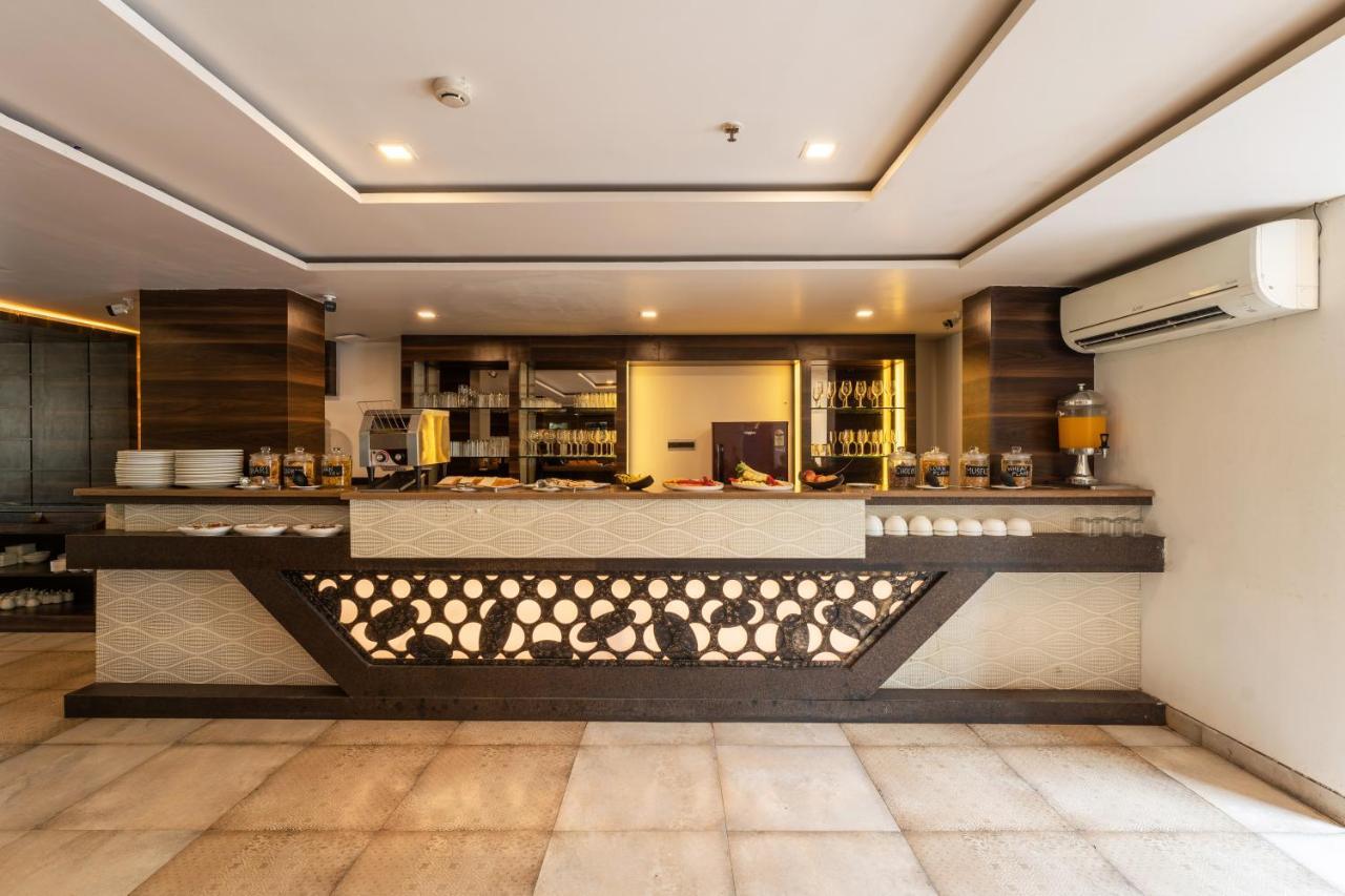 Zone Connect By The Park Parra Goa Hotel Anjuna Exterior photo