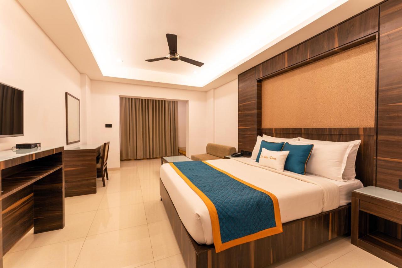 Zone Connect By The Park Parra Goa Hotel Anjuna Exterior photo