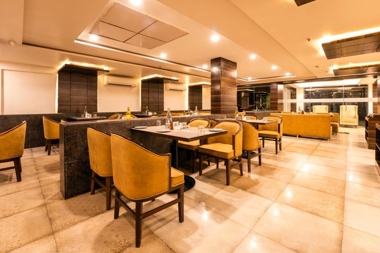 Zone Connect By The Park Parra Goa Hotel Anjuna Exterior photo