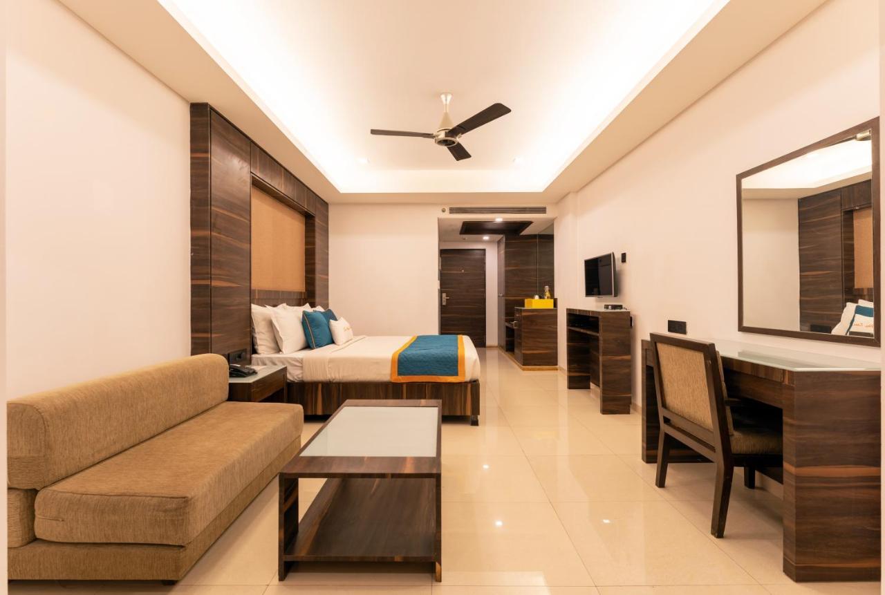 Zone Connect By The Park Parra Goa Hotel Anjuna Exterior photo