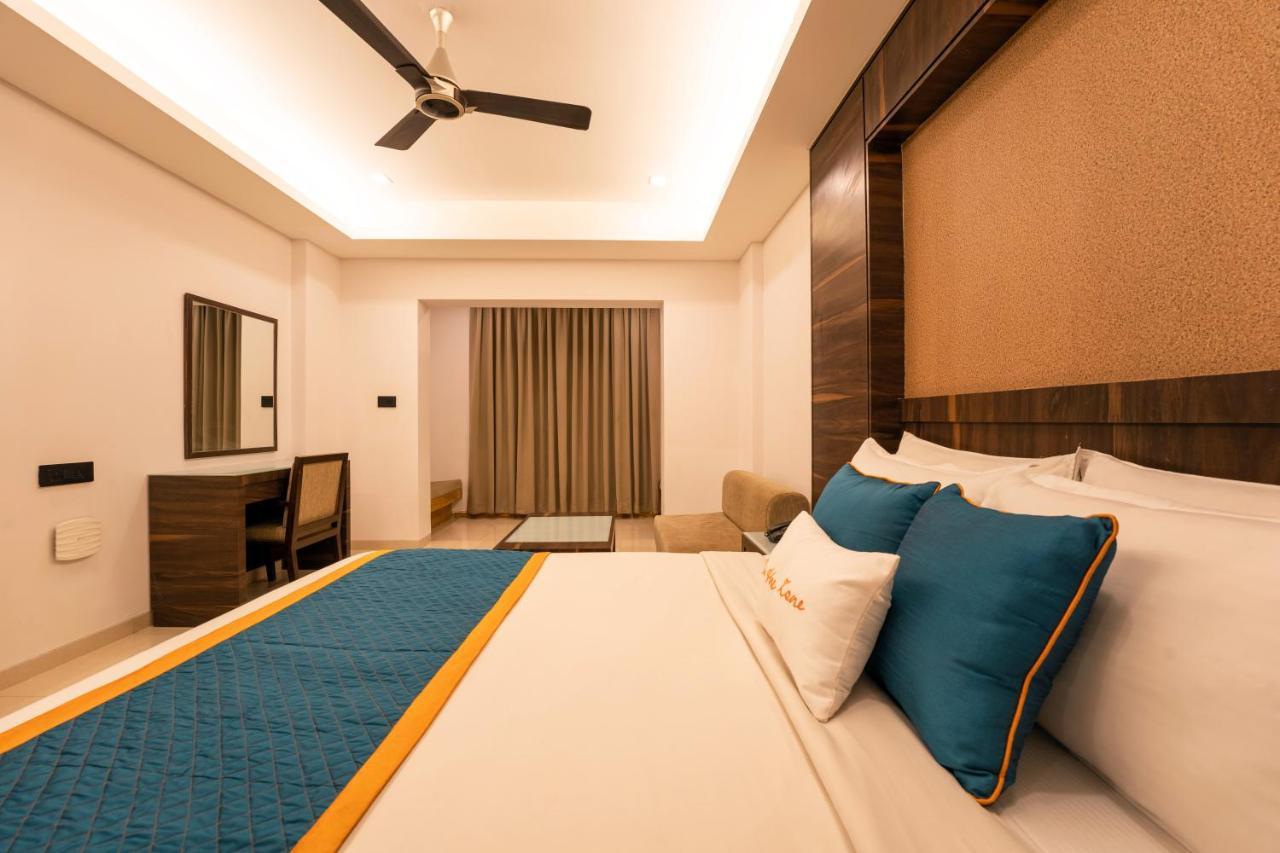 Zone Connect By The Park Parra Goa Hotel Anjuna Exterior photo