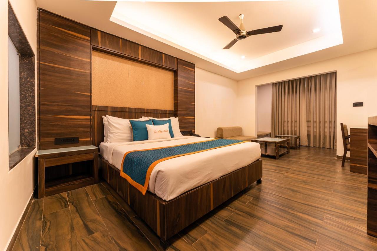 Zone Connect By The Park Parra Goa Hotel Anjuna Exterior photo